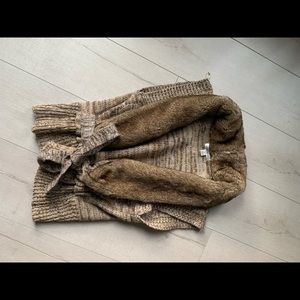 Faux fur collar sleeveless cardigan sweater